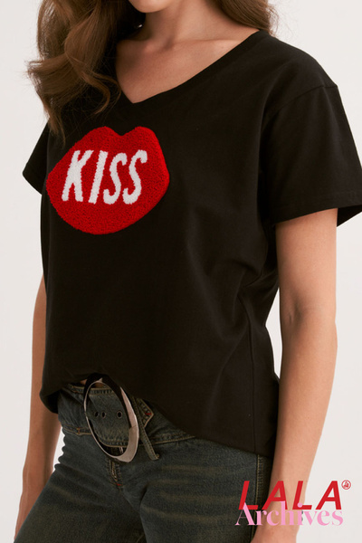 [preorder] LALA ARCHIVES KISS Chenille Black V-Neck