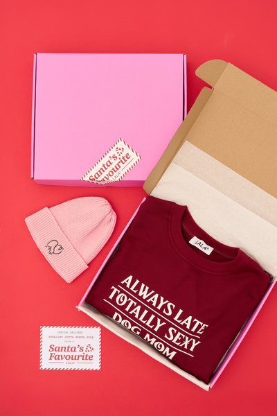 XMAS BOX Always Late Dog Mom Bluza + Czapka